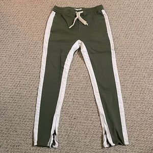 Fashion Nova Men.Width 19  Length 39 size L men fits well size medium